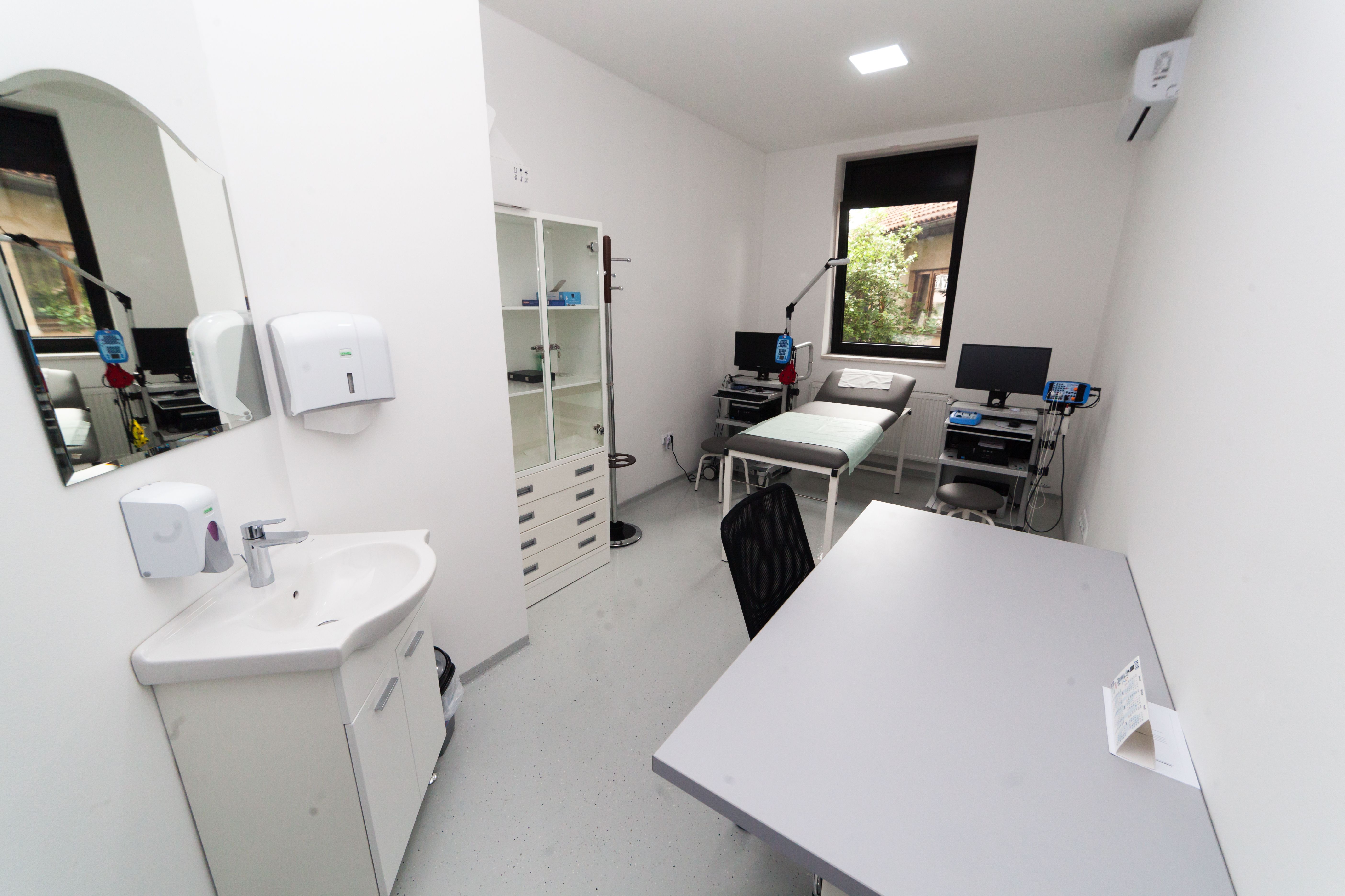 Examination room with diagnostic equipment
